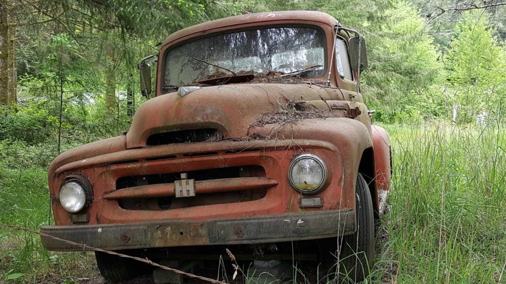 Vintage Auto Art Around the County